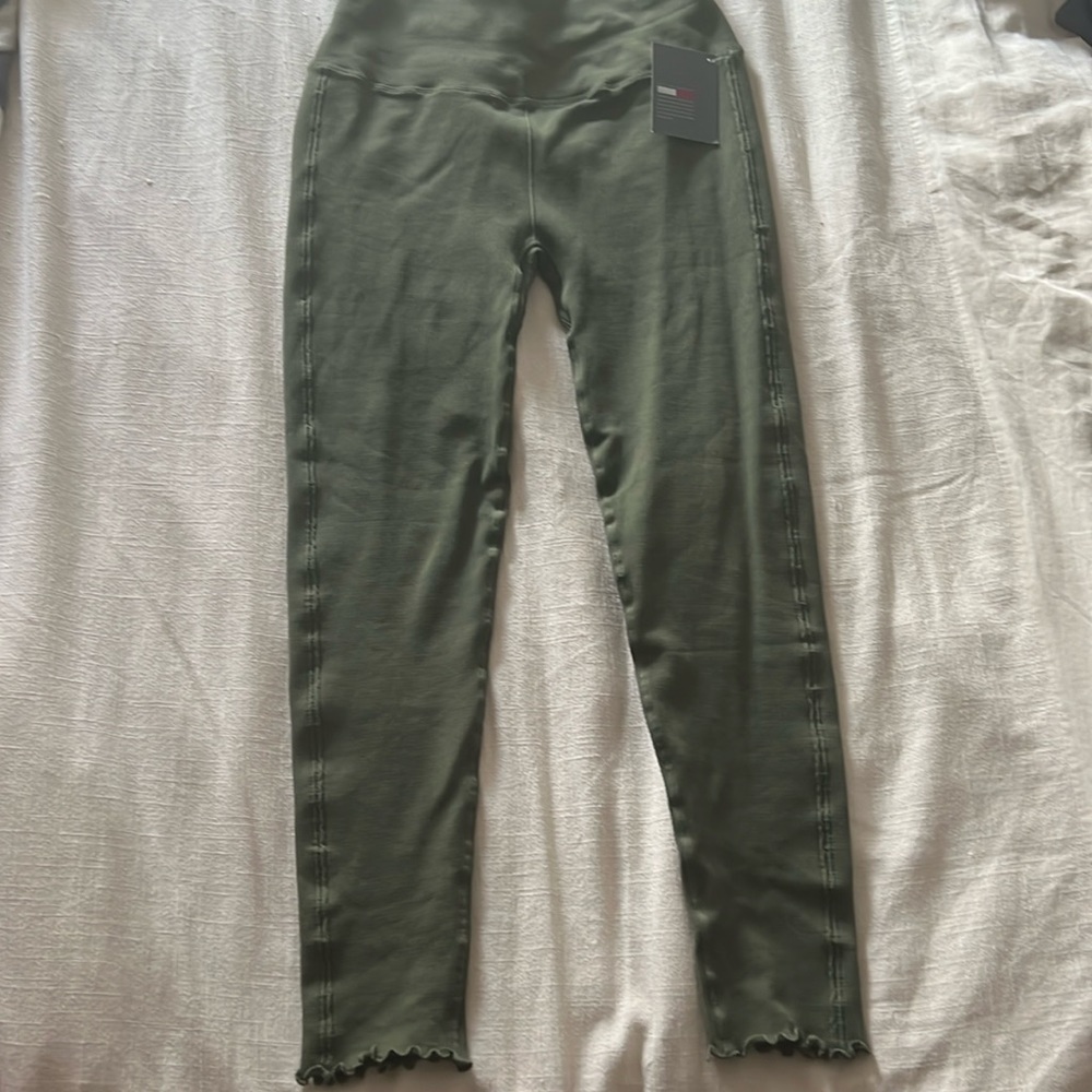 NWT Nux 7/8 leggings M/L